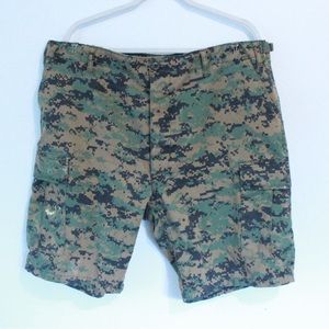 Vintage digital milspec camo shorts size large adjustable waist